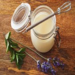 عسل سفید اقاقیا honey طبع گرم مناسب بیماران دیابتی