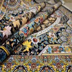 فرش 9 متری سرای ایرانی؛ ماشینی دستباف جنس نخ پشم ابریشم کرک