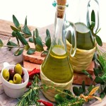 روغن زیتون سنتی olive oil عطر طبیعی رنگ زرد