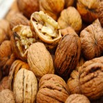 گردو یک پوست walnut منبع ویتامین مواد معدنی تقویت حافظه