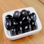 کنسرو زیتون سیاه Olive تنظیم فشار خون مواد معدنی (کلسیم فسفر آهن)