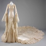 لباس عروس فرمالیته؛ پوشیده بلند ساده نوع (غلافی شیپوری پری دریایی)