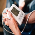 دستگاه فشار خون عقربه ای (دیجیتالی) به همراه کاف لاتکس گوشی پزشکی مانومتر