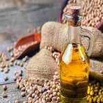 روغن مایع سویا soy oil دانه های گیاهی بسته بندی درمان قلب عروق