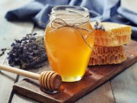 عسل 100درصد طبیعی؛ آویشن سفید گون 40 گیاه بسته بندی (شیشه پلاستیکی)