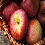 سیب گلاب چهار؛ قرمز پوست نازک بافت نرم اندازه متوسط Antioxidants