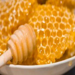 عسل با موم 1401؛ غذایی دارویی چسبناک حاوی فیبر آنتی اکسیدان درمان زخم