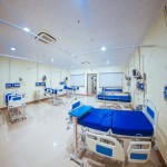 تخت بیمارستان فارس؛ ساده شکن دار دارای قابلیت تنظیم شیب ارتفاع