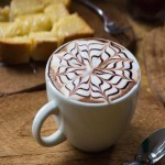 قهوه موکا خانگی؛ حاوی اسپرسو سس شکلات خامه ساخت Italy