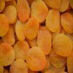 زردآلو در میدان؛ شیرین آبدار زرد نارنجی فسفر (Apricot)