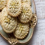 کلمپه خرمایی کرمانی؛ درمان کم خونی 2 ترکیب آرد گندم مغز گردو