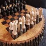 اکسسوری چوبی نوین؛ میز شطرنج ساعت لوازم دکوری جنس افرا بلوط گردو