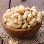 بادام هندی حسینی؛ خام بو داده سرشار کلسیم cashew