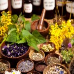 گیاهان دارویی قاعده آور؛ زنجبیل زعفران رازیانه 2 نوع تازه خشک
