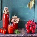 رب گوجه فرنگی در بازار؛ ارگانیک قرمز روشن 2 طعم شیرین ترش Tomato paste
