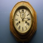 ساعت دیواری قدیمی سیکو؛ چوب فلز بدنه مقاوم برابر (ضربه فشار) عقربه ای