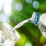 آب مقطر لنز؛ صنعتی مایع بی رنگ ضد عفونی کننده 2 لیتری