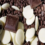 شکلات خارجی اصل؛ تلخ شیری سفید حاوی فندق بادام 700 گرمی