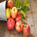 سیب درختی میدان تره بار تهران؛ زرد قرمز استخوانی حاوی Antioxidants