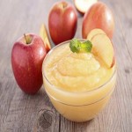 پوره میوه برای نوزاد ۷ ماهه؛ سیب گلابی (کاروتن تیامین ویتامین PP) هضم غذا