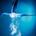 آب مقطر برای رادیاتور ماشین؛ شفاف فاقد املاح (2 4) لیتری تولید Iran