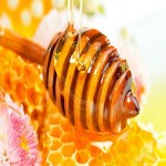 عسل طبیعی در کرج؛ زرد آویشن یونجه بدون موم ویتامین (A B K)