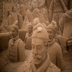 مجسمه های سنگی چین؛ تراکودا بودا ظریف 2 رنگ خاکستری کرم