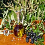 روغن ماساژ شیراز؛ زیتون بادام رایحه مطبوع دارای ترکیبات طبیعی Oil