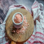 نمک صورتی برای تیروئید کم کار؛ گلبه ای سنگی بهبود فشار خون Pink salt