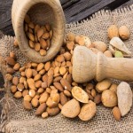 بادام سنگی تلخ؛ پوستی نازک خوشمزه درمان پوکی استخوان almond