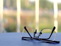 شیشه عینک طبی تدریجی؛ دایره ای مستطیلی کاملا ضد خش مناسب هر چشمی