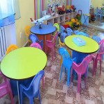 میز و صندلی پلاستیکی کودک ناصر؛ تاشو پازلی مهدکودک (قرمز آبی سبز)