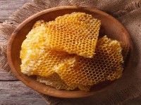 عسل طبیعی با موم؛ غلیظ طب سنتی 2 طعم شیرین ملس honey