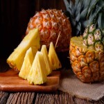 آناناس در بازار میوه؛ خام کمپوتی ضد سرطانی زرد روشن Pineapple