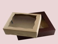 جعبه مقوایی پنجره دار (کارتن) سفید دارای محفظه طلق پلاستیکی Box