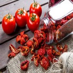 پودر گوجه فرنگی در بازار؛ طعمی بی نظیر مناسب غذا خورشت دارای ویتامین C