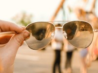 شیشه عینک یو وی؛ لنز دار ضد خط خش مناسب آفتاب UV