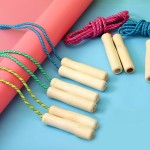 طناب ورزشی دسته چوبی؛ پلاستیکی بادوام انعطاف پذیر تولید iran