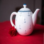 قوری چینی متوسط؛ بیرنگ گنجایش (0.6  0.7) لیتری وزن 800 گرمی مناسب دم کردن چای