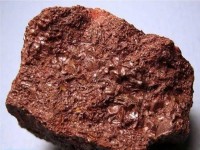 سنگ آهن کوه بابا؛ قرمز تیره حجم بالا اندازه مشابه Iran