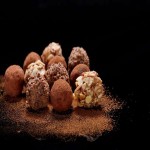 شکلات کیلویی ایرانی عمده؛ ساده مغزدار شیری (مهمانی مجالس اعیاد) کلسیم استحکام استخوان