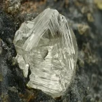 الماس خام کدر طبیعی ارزانترین قیمت در ایران کد 01