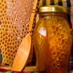 قیمت و خرید عسل طبیعی هفت گل با مشخصات کامل