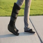 دمپایی برای پای شکسته؛ فومی انعطاف پذیر استاندارد ضد حساسیت