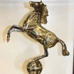 خرید جدیدترین انواع مجسمه برنزی اسب