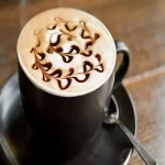 قهوه کارامل ماکیاتو؛ عطر دار غلیظ خوش رنگ حاوی caffeine