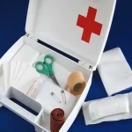جعبه کمک های اولیه مدرسه؛ فلزی پلاستیکی 2 رنگ قرمز سفید