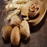 گردو اسرائیلی کرج (تخم مرغی) پوست نازک صاف walnut