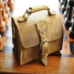 خرید کیف چرم طبیعی دست دوز با قیمت استثنایی