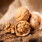 گردو بدون پوست walnut طبع گرم منبع ویتامین آنتی اکسیدان